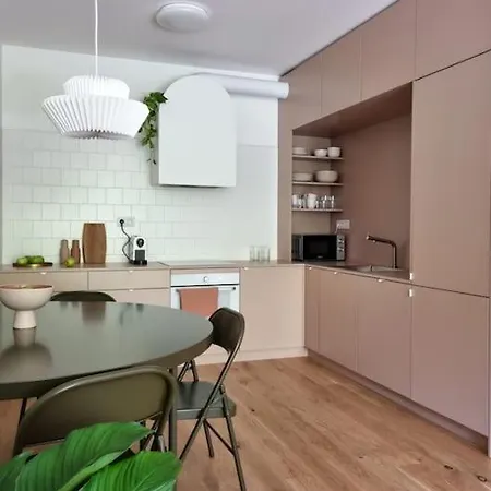 Zwirn, Free Parking, 24/7 Access