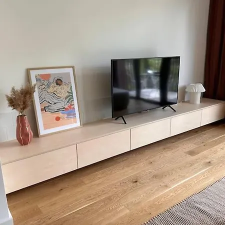 Zwirn, Free Parking, 24/7 Access Pozsony