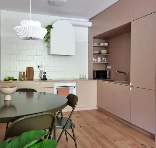 Zwirn, Free Parking, 24/7 Access