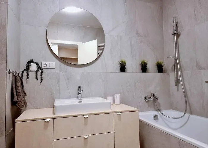 Zwirn, Free Parking, 24/7 Access Appartement